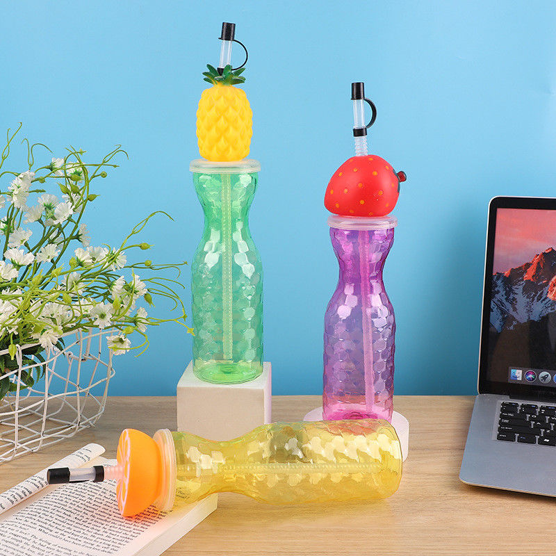 Coupe en plastique en forme de fruit personnalisée avec tasse de thé au lait de paille