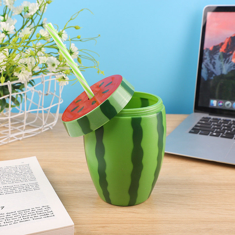 Coupe en plastique en forme de fruit avec paille Coupe de thé au lait mignon Bouteille de jus portable