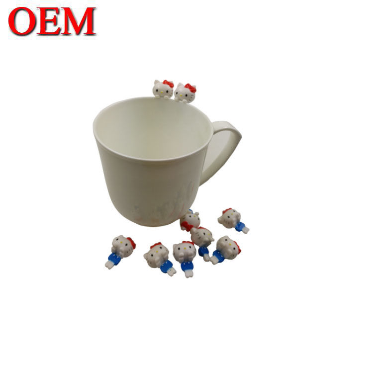 Fabricant de jouets personnalisés de figurines OEM personnalisé Kitty chat Mini Cup Cartoon Figure Toys personnalisé votre propre jouet de conception
