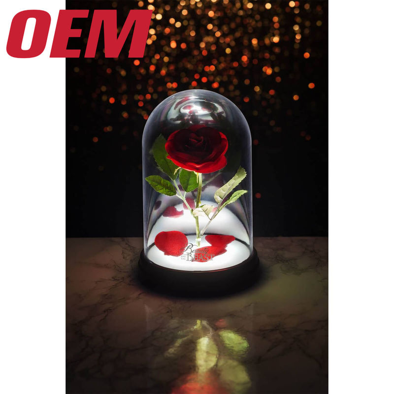 Des jouets personnalisés à lumière LED, des jouets de personnages de films, des lampes en plastique, des jouets pour enfants, des lumières avec musique et son.