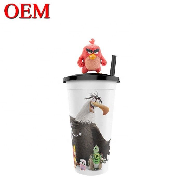 Figurine en plastique personnalisée OEM Figurines de coupe de haut Créer une figurine d'anniversaire décoration de tasse