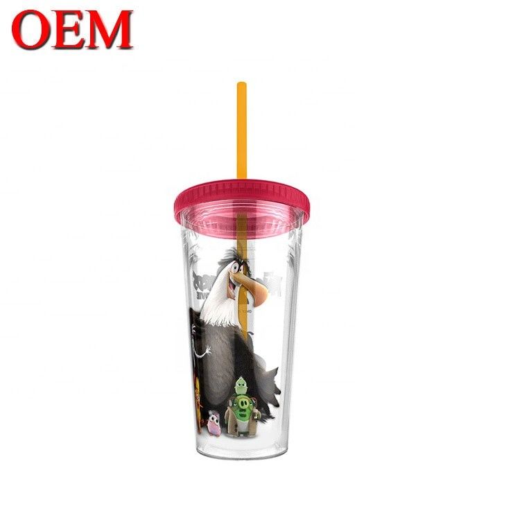 Figure personnalisée Double muré plastique tasse de paille réutilisable tasse d'eau OEM usine de jouets en plastique