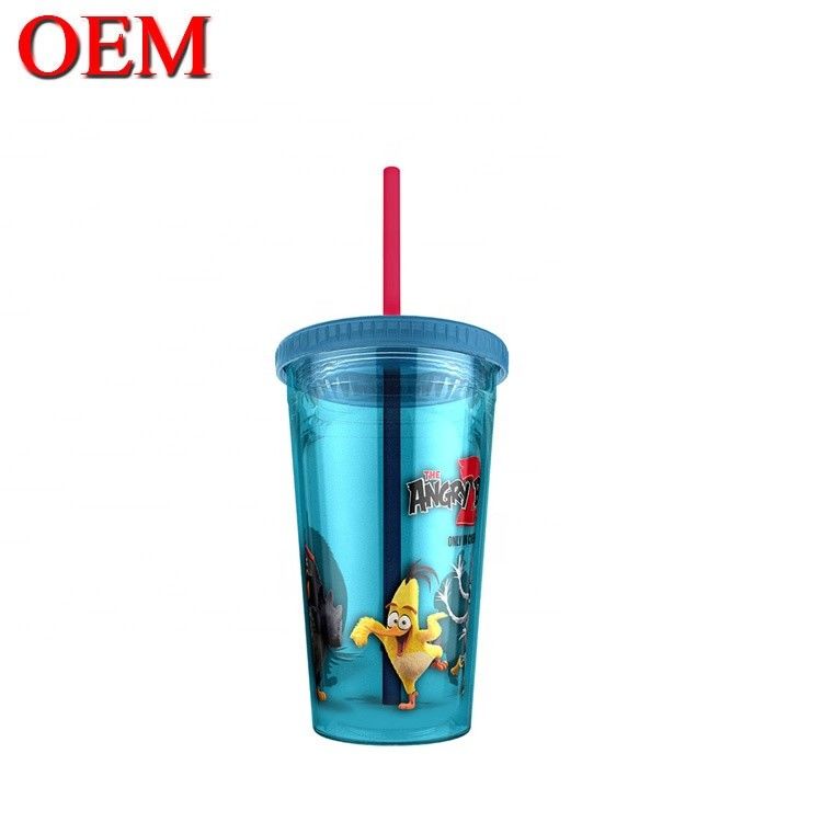 Figure personnalisée Double muré plastique tasse de paille réutilisable tasse d'eau OEM usine de jouets en plastique