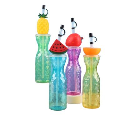 Coupe en plastique en forme de fruit personnalisée avec tasse de thé au lait de paille