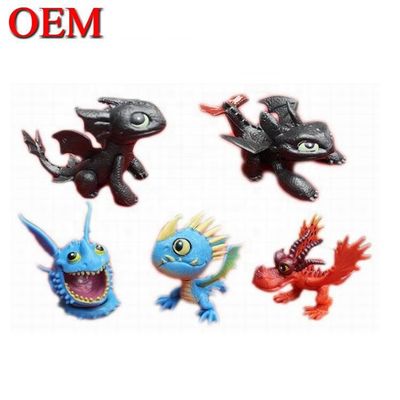 Des créatures mythiques en plastique jouets des figurines d'animaux un modèle 3D de dragon une figurine en plastique